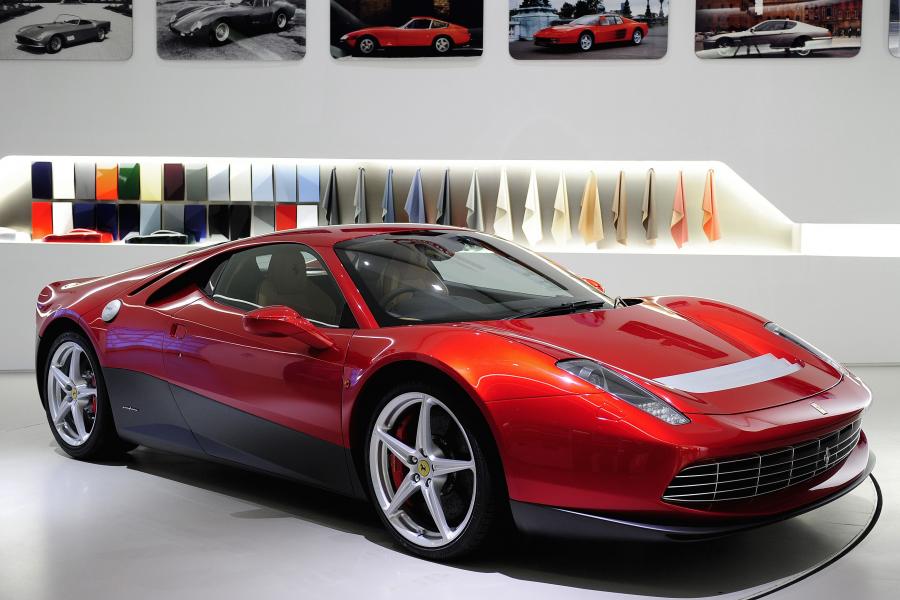  Ferrari SP12 EC 2012 года  (фото 1 из 9)